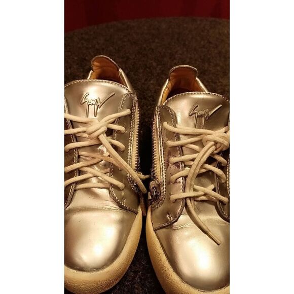 Giuseppe Zanotti size 39 Disighner shoes. Made in Italy. In fair condition. - Picture 6 of 16